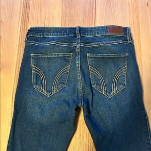 2/30$ 🛍️ Super skinny Hollister women’s jeans.